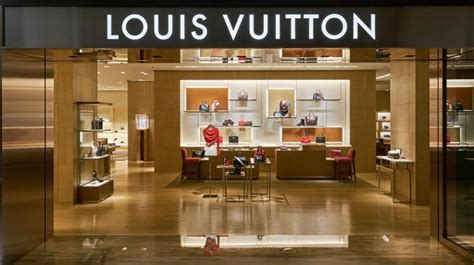 cdg airport louis vuitton